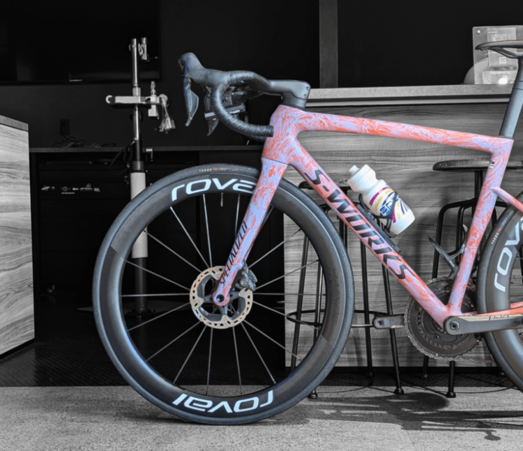 スタッフ藤木はRAPIDE CLX２で高速域の夢を見るか。日々のライドで感じた率直なインプレ