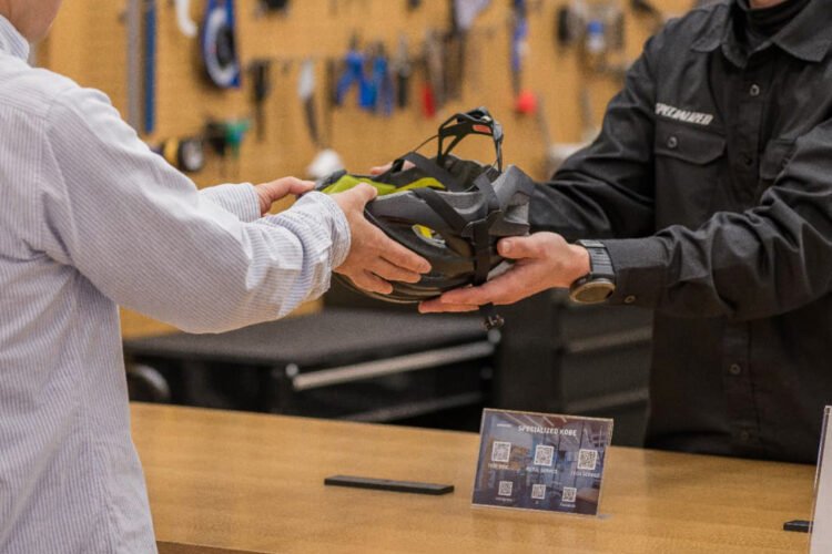 STEP 3 ヘルメットも無料でお貸出し