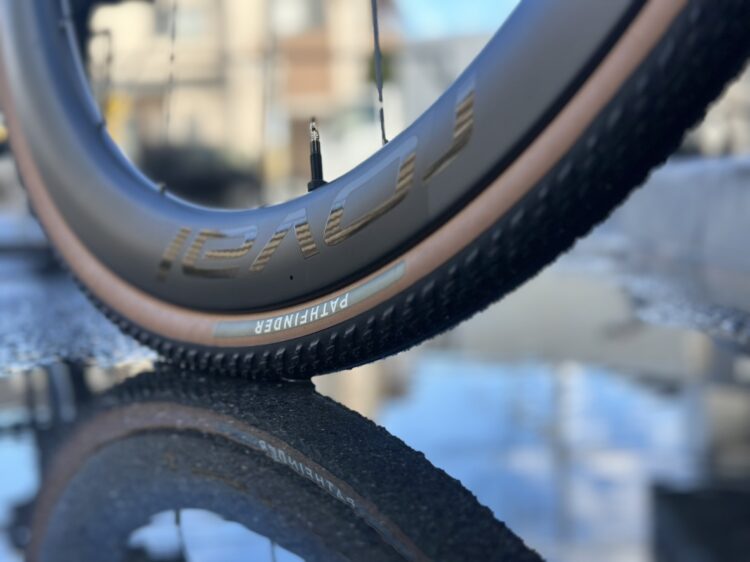 Roubaixライダー必見！！ロードタイヤからグラベルタイヤに履き替えた結果、、、