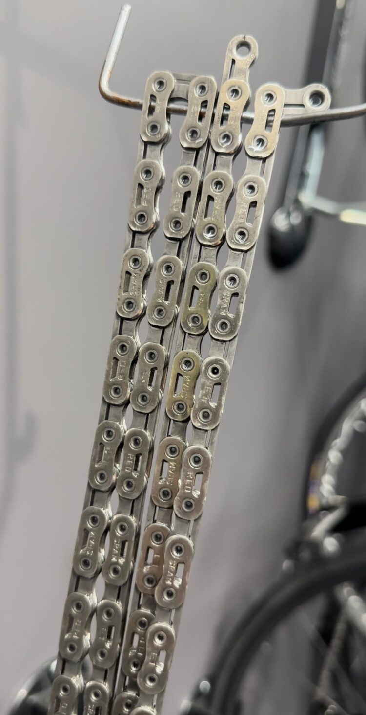 いまさら聞けないチェーンオイルの選び方＆使い方　第2の選択肢、チェーンワックスについて。