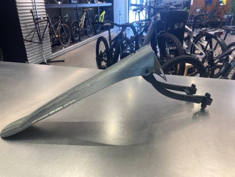 グラベルライドを革新！ASS SAVERSリアフェンダー入荷！