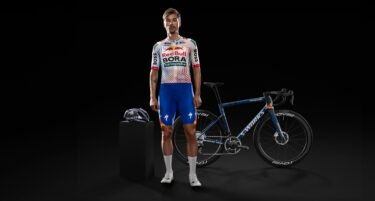 S-Works Tarmac SL8: Red Bull 2025 TdF LTD（世界限定500台）