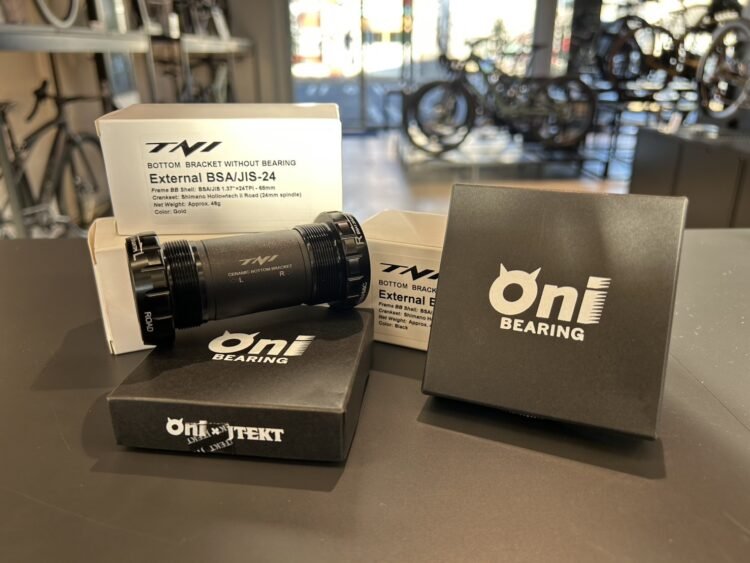 Oniベアリング　取り扱いございます。