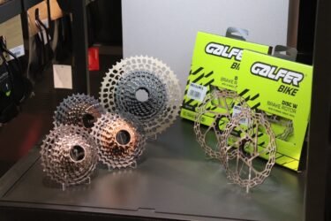話題のGalferブレーキローターとNUTONスプロケットの展示始めました！