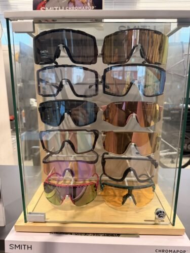 SMITHサングラス ポップアップ展示スタートしています