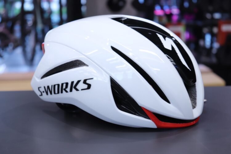 SPECIALIZED EVADE 4 徹底解説｜“速さ”と“涼しさ”は、ついに両立した。