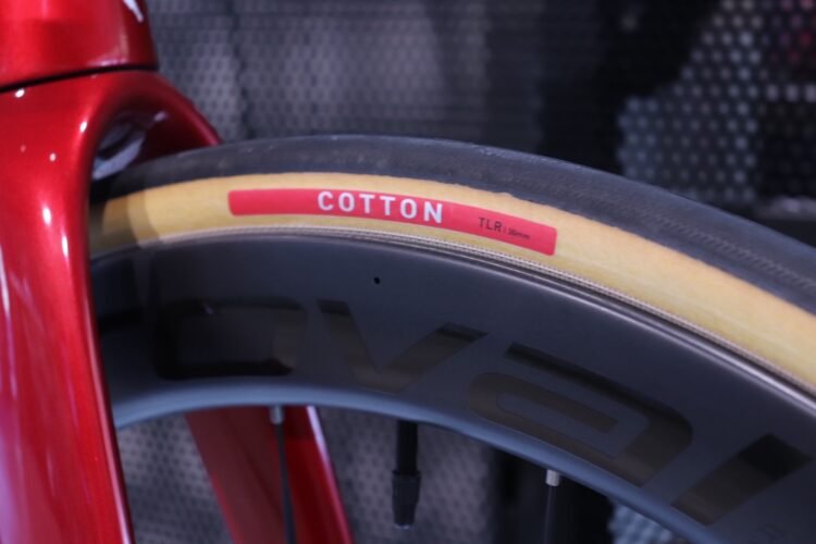 SPECIALIZED COTTONタイヤ最強説。Bicycle Rolling Resistance最高評価5/5！速さと快適性が神レベル