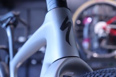 メーカー在庫完売のCRUX 5が在庫あり 展示中｜Expert・Comp 52/56サイズをご用意