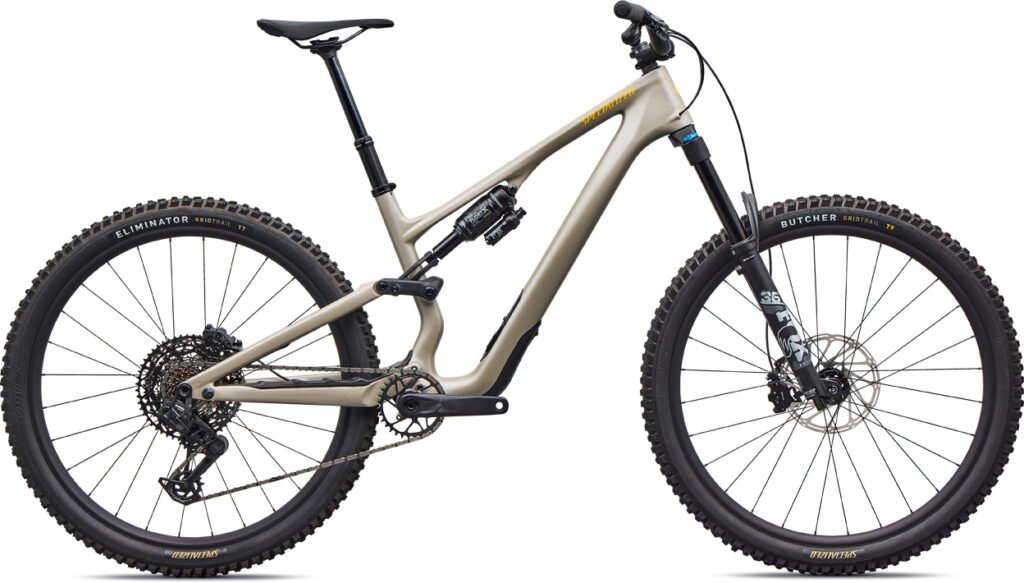 新しいSTUMPJUMPER、新色のバイク、エキップメントが登場