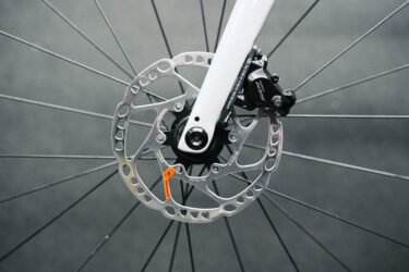 リムブレーキから油圧のディスクブレーキに変わった時にランニングコストはどう変わる？