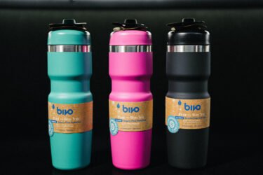 【NASAの技術!?】傾けるだけで飲める！保冷ステンレスボトル「bivo Trio」が入荷！