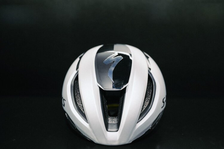 【在庫限り】メーカー完売！EVADE3在庫情報