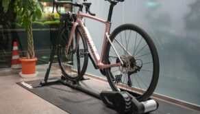 ロードバイク・クロスバイク専用のフラットペダル