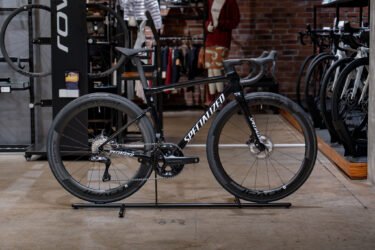 【ご納車紹介】精悍なグロスカーボン仕様｜Tarmac Pro UDi2