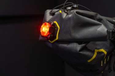 大きなサドルパックに夢を詰め込みどこまでも（Apidura エクスペディション・サドルパック17Lの使いこなし術‼）