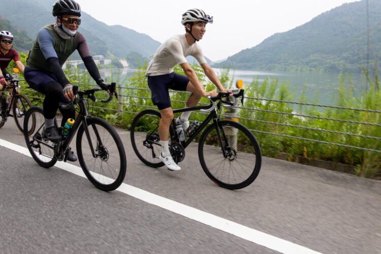 Aethos と Roubaix SL8　週末のロングライドにはどちらが最適？