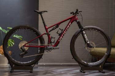 【XCレースから里山ライドまでお任せ！】バーサタイルに使えるMTB、Epic 8