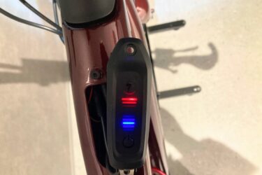 E-Bikeのランプが赤く光ったら電池交換の時期かもしれません