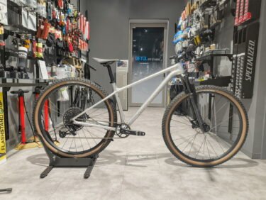 お買い得アウトレット車体のご紹介！CHISEL HARDTAIL COMP