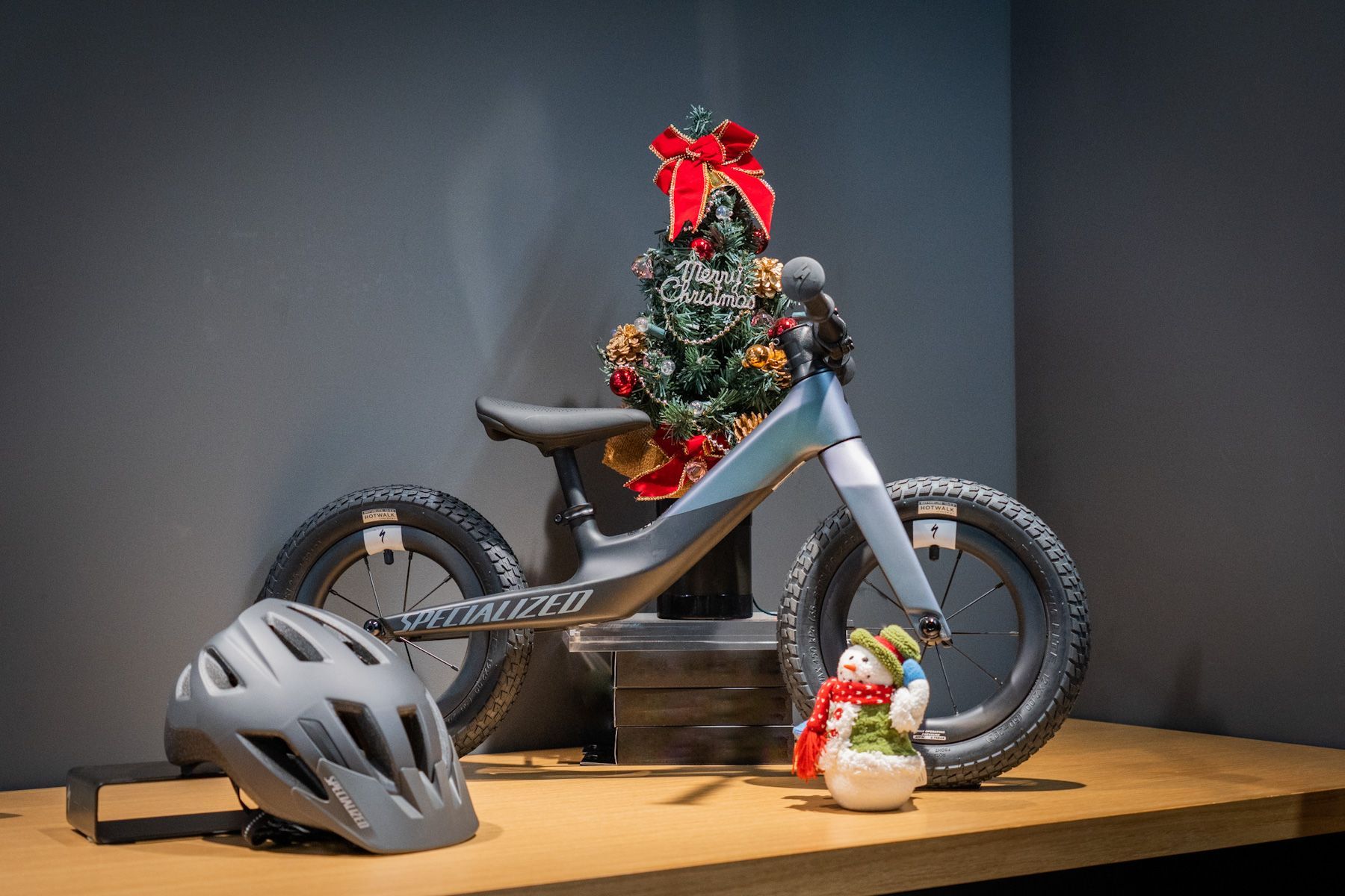 今年のクリスマスは子供と一緒に冒険へ出かけよう！究極のキッズバイク「Hotwalk」のご紹介